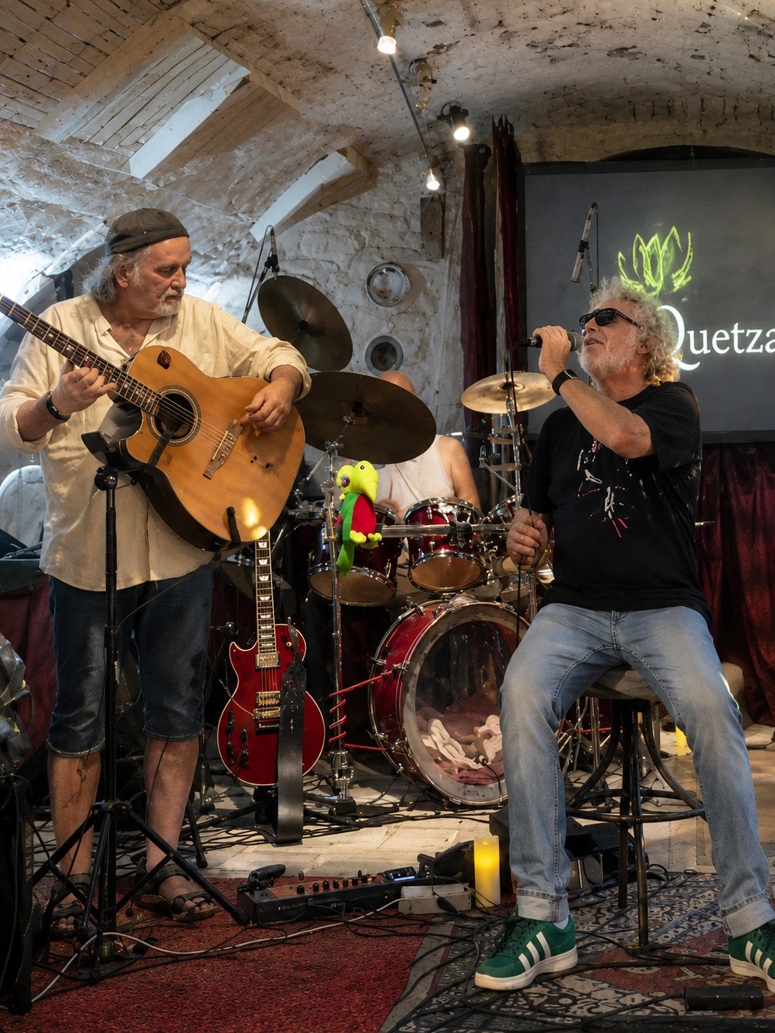 Quetzal performing live in concert with guitarist Christian Laur and vocalist Thierry Lenoble
