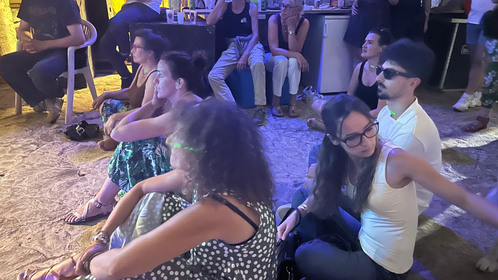 Le public pendant le concert de Quetzal à La Maurelle